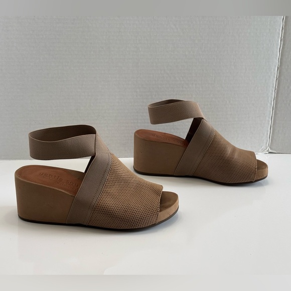 Gentle Souls By Kenneth Cole Gianna Womens 7.5 Brown Leather Comfy Wedge Sandals